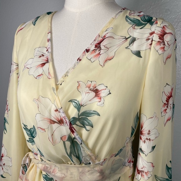 JessaKae South Of France Flowy Floral Pale Yellow Maxi Dress Size Small - Picture 12 of 13